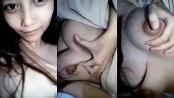 ABG Indo Remas Payudara Montok Basah Becek