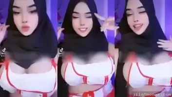 Bokep Hijab Cosplay Suster Cantik Nakal Horny