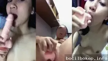 Cewek muda lagi horny colmek pakai sextoy sampe basah