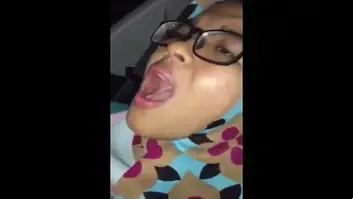 Jilbab Kejang Keenakan di Mobil Respons Tubuh Nyata