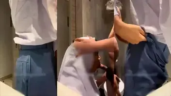 Siswi SMA Hijab BO Laris Viral Rekaman Tersembunyi